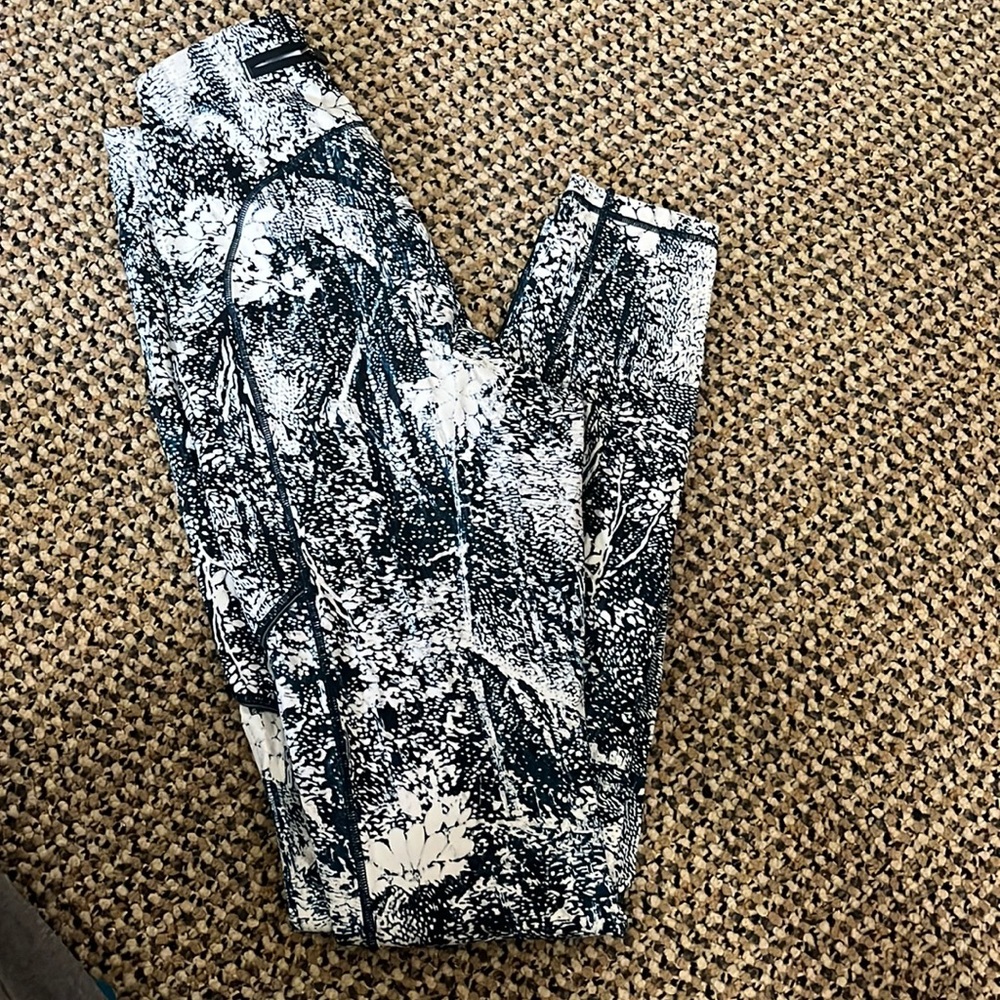 Speed up leggings! Lululemon!